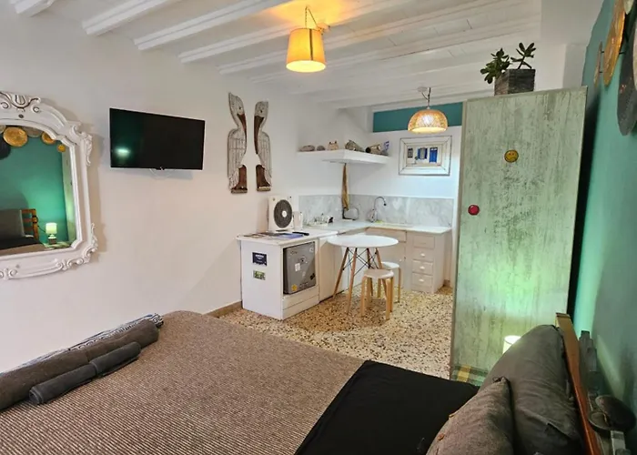 Petra Pelikan * Mykonos Town