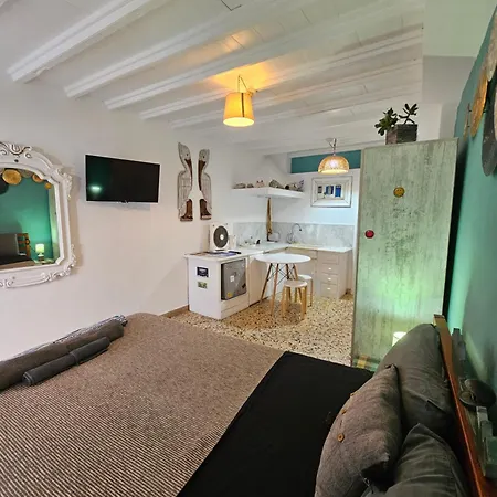 Petra Pelikan * Mykonos Town